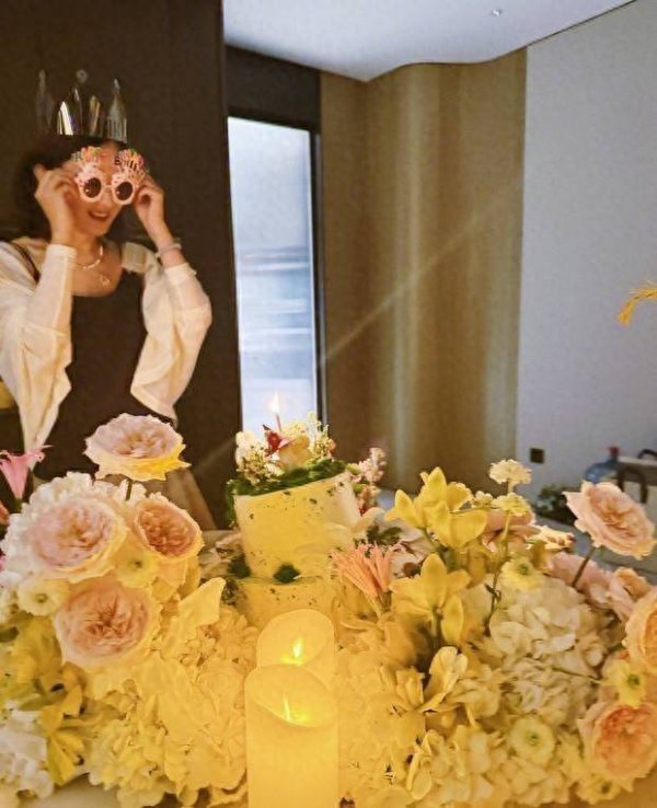 集采优配 赵丽颖社交平台分享生日照，状态超赞